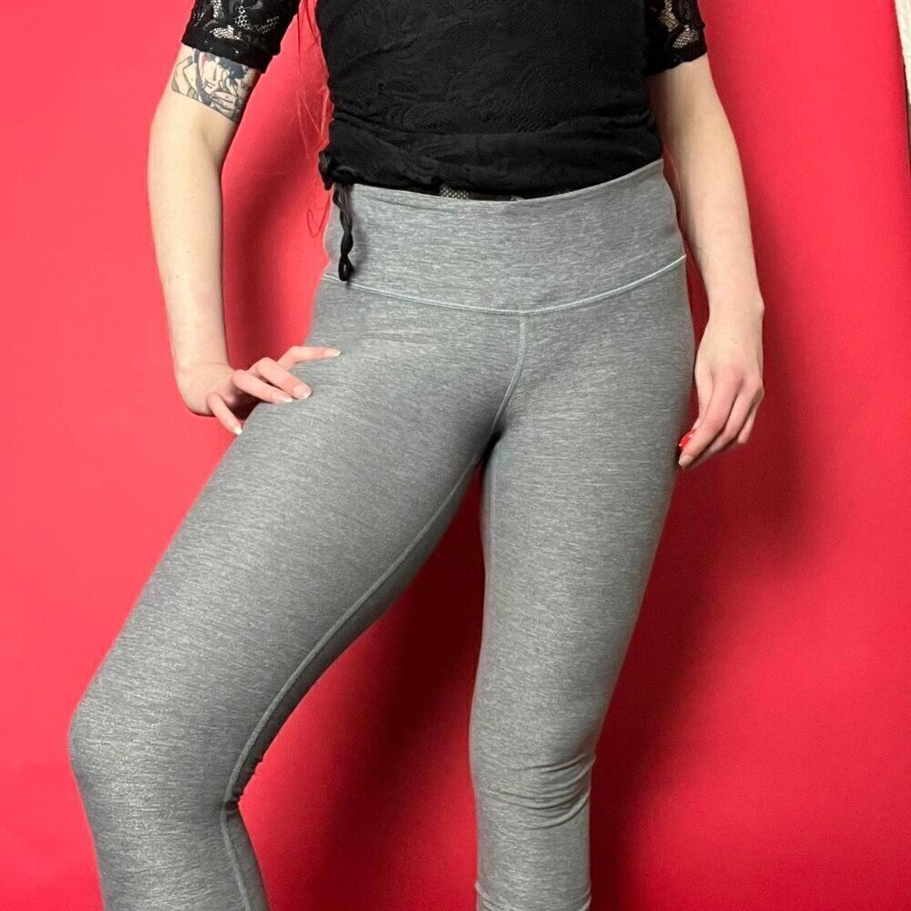 Lululemon / Simple light grey leggings​​​​​​​​​​​​​